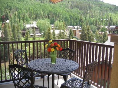 Vail 4 Bedroom Condo Rental Lionshead 150 yards to Gondola.